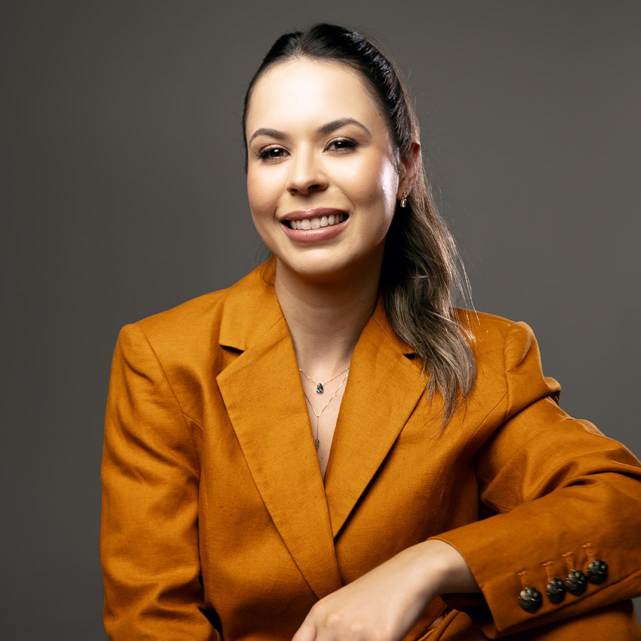Foto da Dra. Laíse Lima, médica neurologista